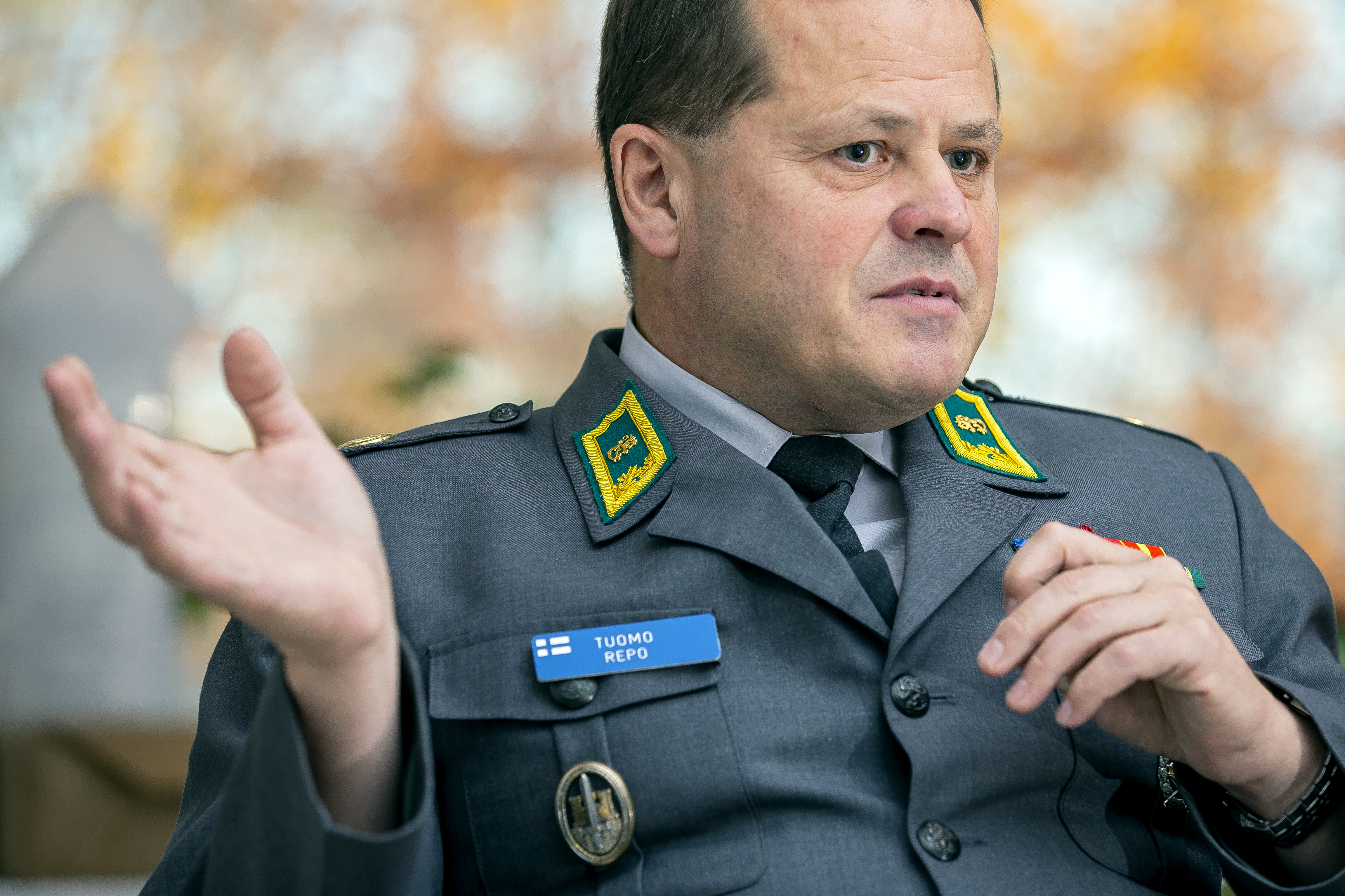 Kenraali Tuomo Repo kävi tarkastamassa Raahen kutsunnat tiistaina. Hänen mielestään nykynuoret saapuvat erilaiseen armeijaan kuin hän aikanaan.