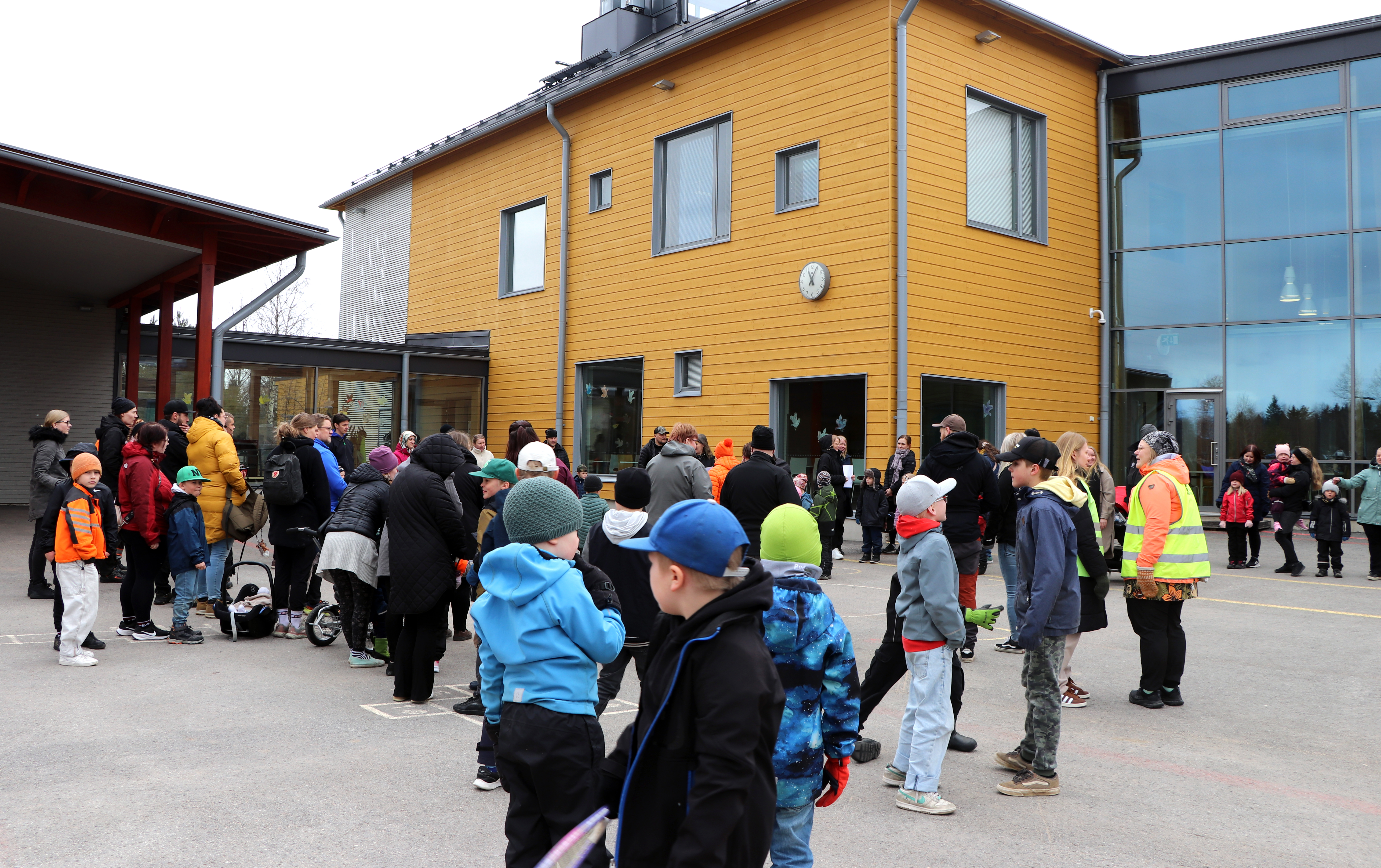 Johtavan rehtorin virkaan haastatellaan kuusi hakijaa
