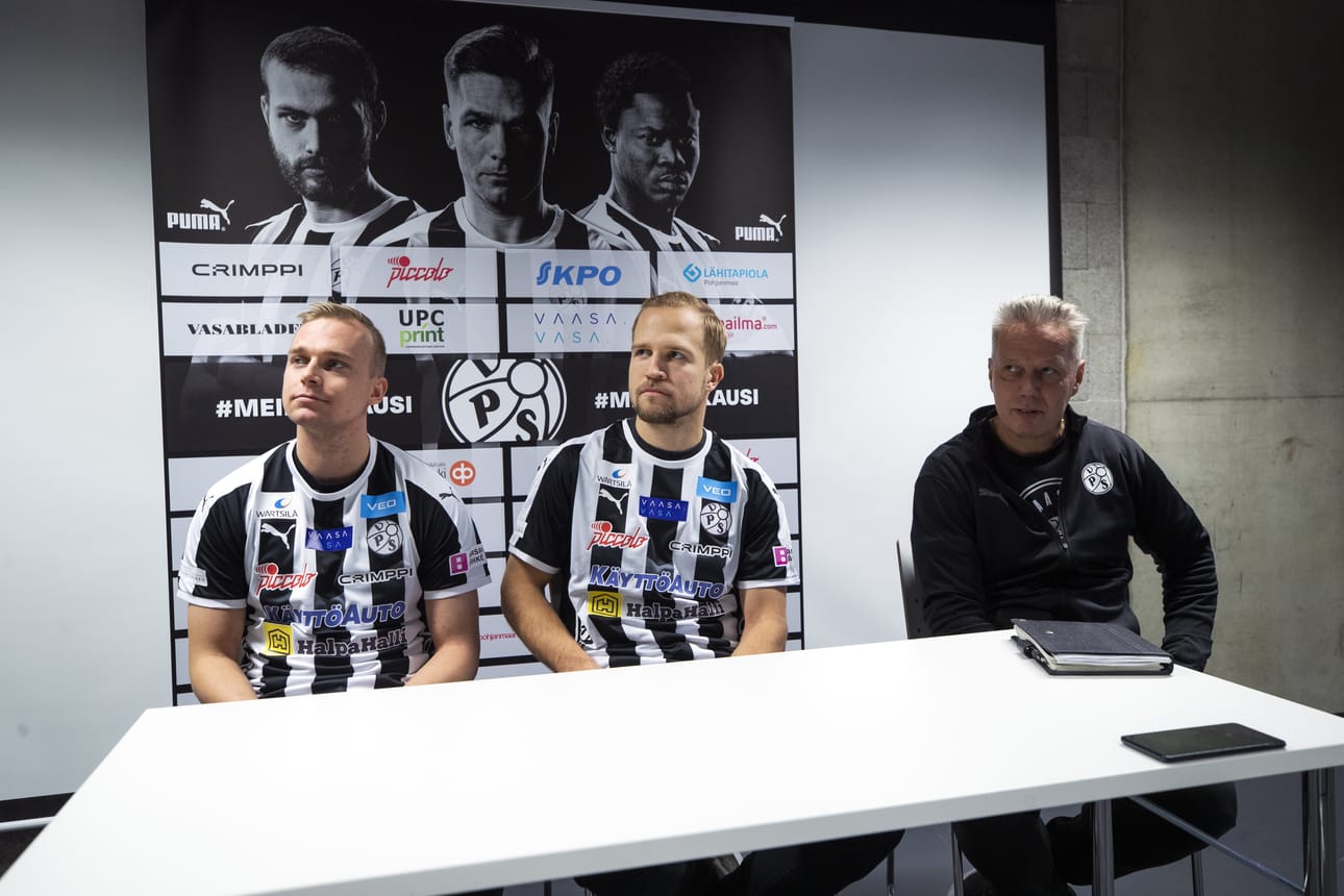 Arttu Nuutinen ja Miika Niemi jatkavat Veikkausliigaan nousseessa Vaasan Palloseurassa.