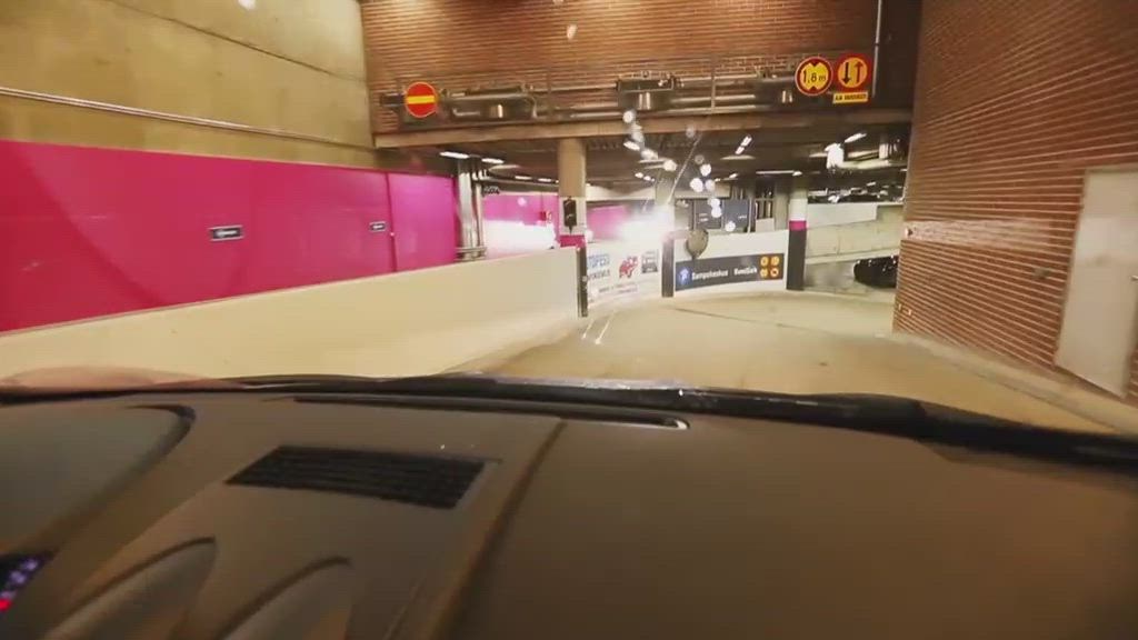 Sampokeskuksen parkkihallin uusi järjestelmä
