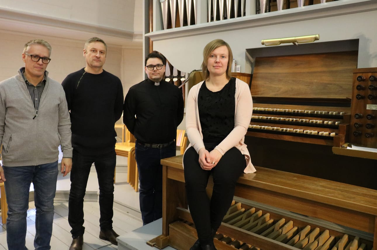 Osmo Hintsala, Matti Heikkinen, Rami Niemi ja Heidi Löppönen olivat yhteistuumin miettimässä urkuyhdistyksen perustamista vuonna 2019.