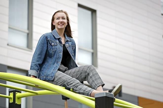 Aada Pääkkösen unelma tanssin parissa työskentelystä tuli mahdolliseksi, kun tämä valittiin Savonian ammattikorkeakouluun tanssinopettajan tutkintoon. kuva: kari löfjhelm