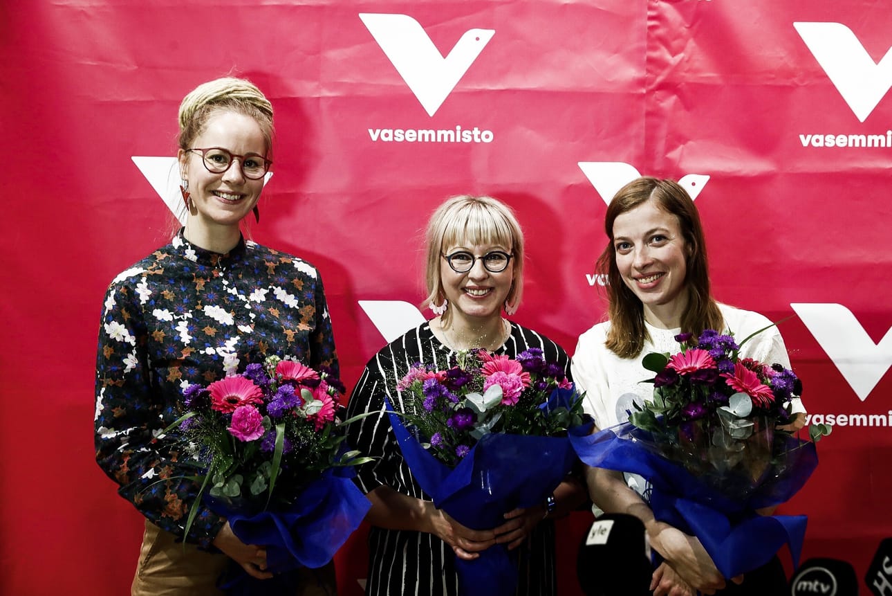 Vasemmistoliiton nimeämistä ministereistä Hanna Sarkkinen (vasemmalla) on Pohjois-Pohjanmaalta. Hän jakaa sosiaali- ja terveysministerin salkun Aino-Kaisa Pekosen (keskellä) kanssa. Li Anderssonista tuli uusi opetusministeri.