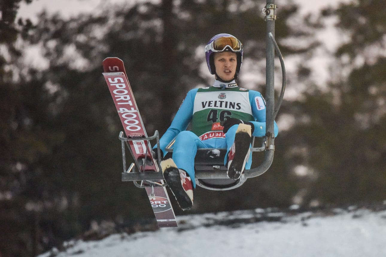 Lauri Asikainen hyppää lentomäen MM-kisoissa Kulmissa.