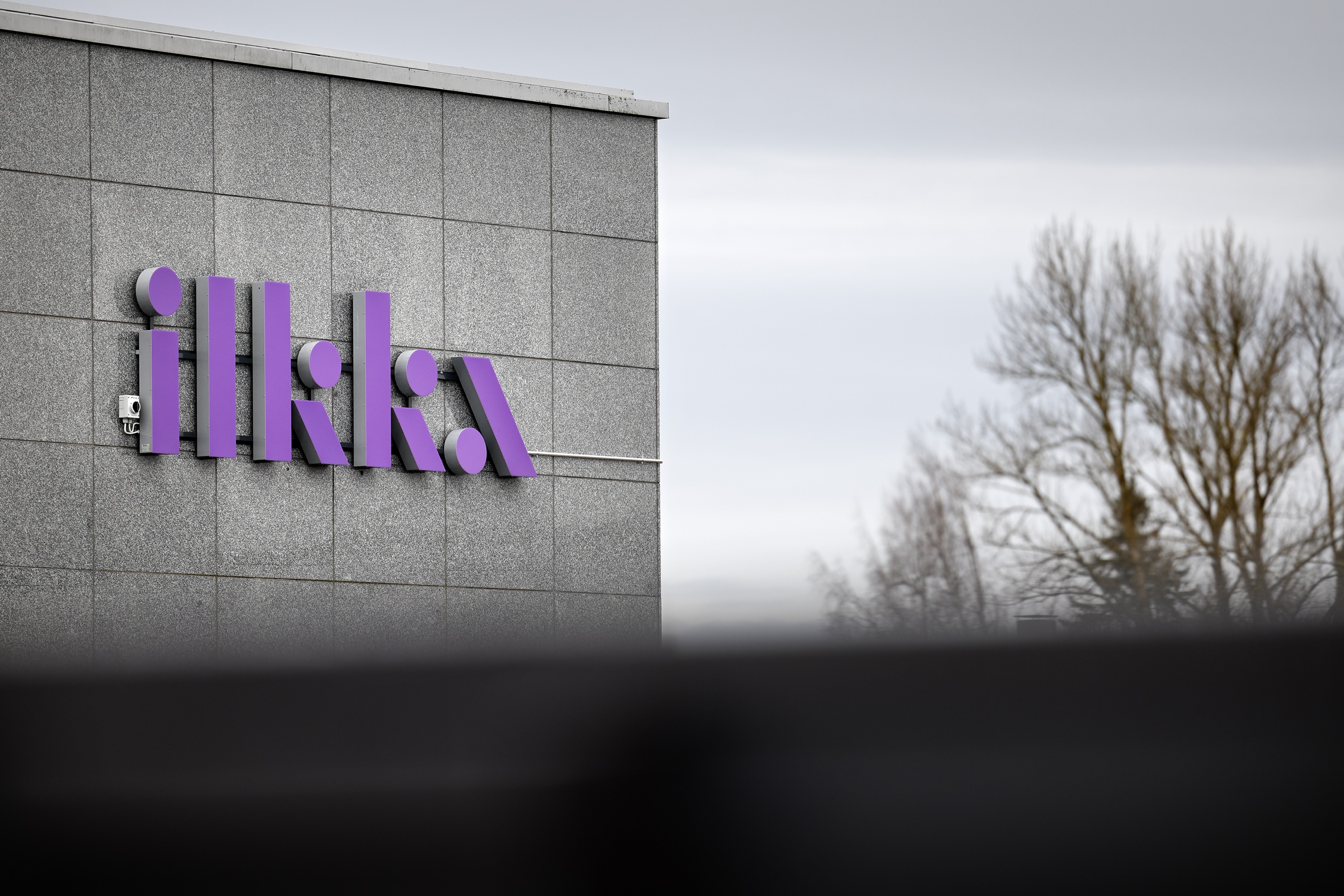 Alavireinen yleinen taloustilanne vaikutti Ilkan toimintaan alkuvuonna – Tukijalka ja kasvupotentiaalia löytyy teknologiapalveluista