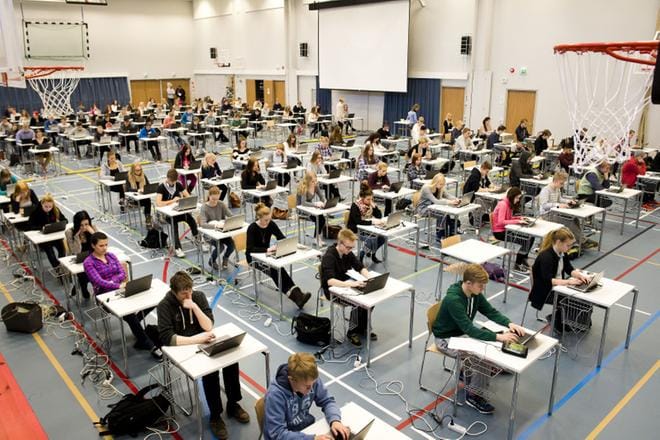 Ylioppilaskirjoituksiin osallistuvia suositellaan asettumaan omaehtoiseen karanteenin kahden viikon ajaksi ennen kirjoitusten alkua. ARKISTOKUVA