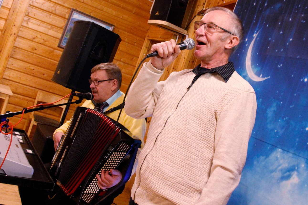 Duo Amigos Antti Nordström ja Keijo Leiviskä (laulu).