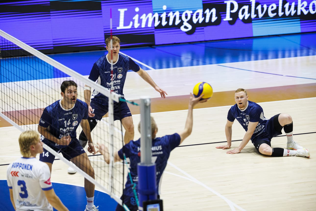 AC Oulu Volleyn kausi on alkanut kahdella viisieräisen ottelun tappiolla.