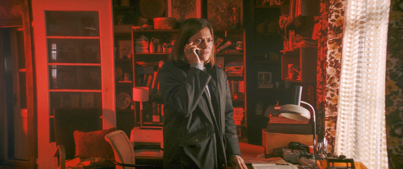 Inka Kallén näyttelee keskeistä osaa kotimaisessa kauhuelokuvassa Koputus.