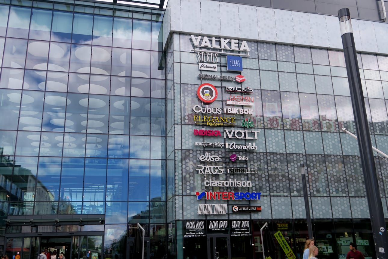 Oulun poliisi ja keskusrikospoliisi jatkavat kauppakeskus Valkeaa koskeneen uhkausviestin tekijän jäljittämistä. Arkistokuva.