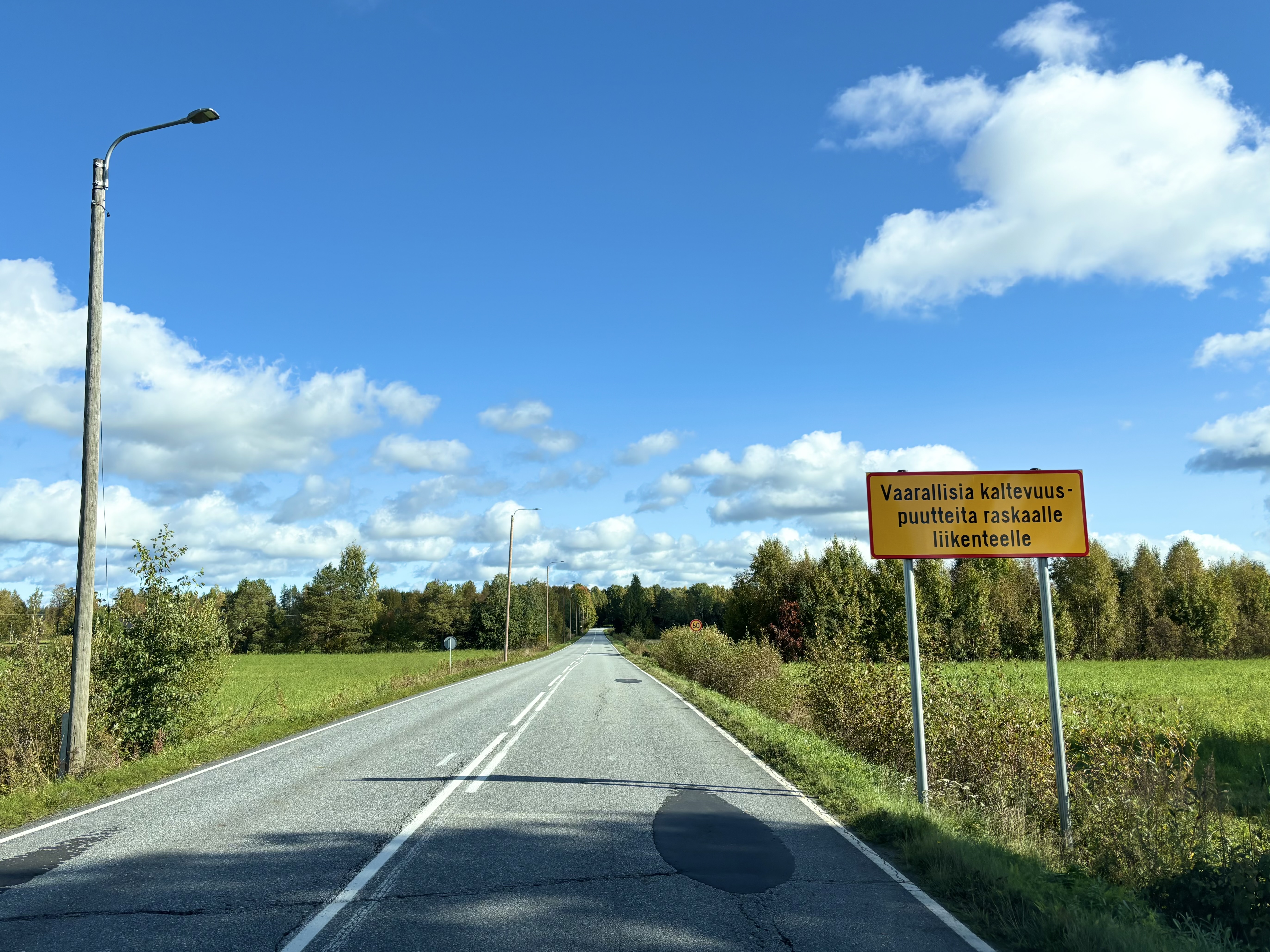 Menkijärventien parannusvetoomuksella 451 allekirjoitusta – "Ei vain kulunut päällyste, vaan turvallisuusongelma"