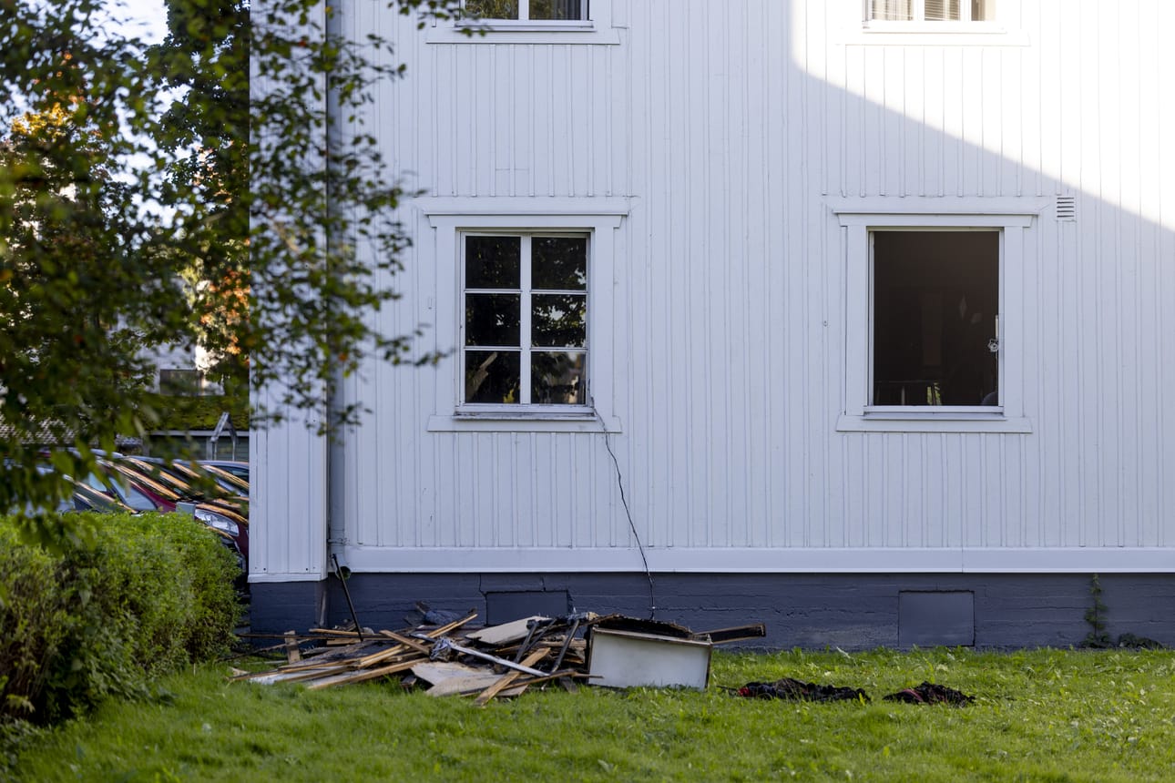 Makuuhuoneesta alkaneesta tulipalosta levinnyt savu ajoi ihmisiä evakkoon Rakuunakadulla. Suurin osa pystyi palaamaan nopeasti kotiin.