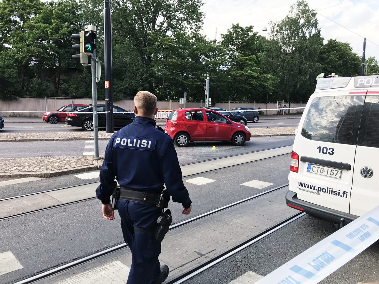 Kaksi ihmistä loukkaantui tiistai-iltapäivällä ammuskelussa. Poliisi epäilee 32-vuotiasta miestä ammuskelusta.