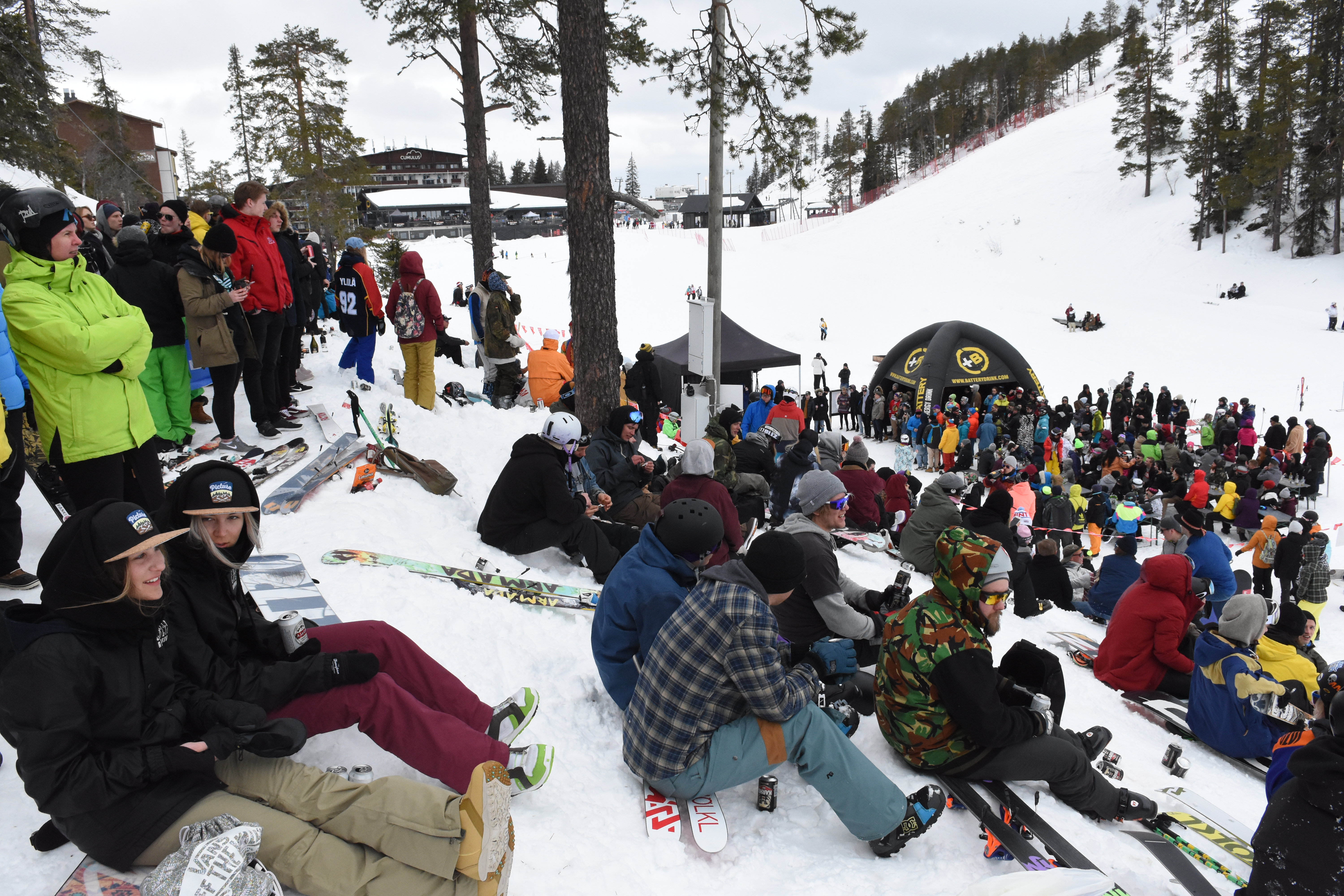 Uusi laskutapahtuma Ski or Die veti sakkia.