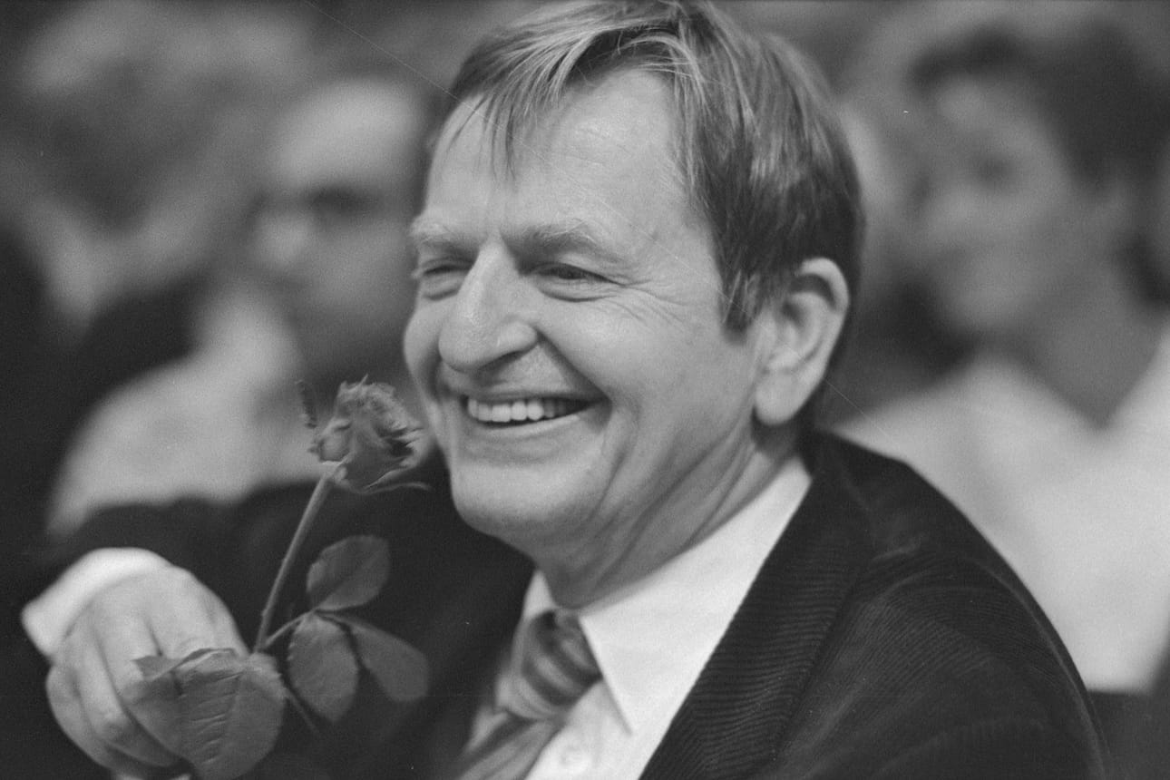 Ruotsin pääministeri Olof Palme ammuttiin 1986. Neljäkymmentä vuotta myöhemmin kysymykset ovat yhä samat: Kuka ja miksi?