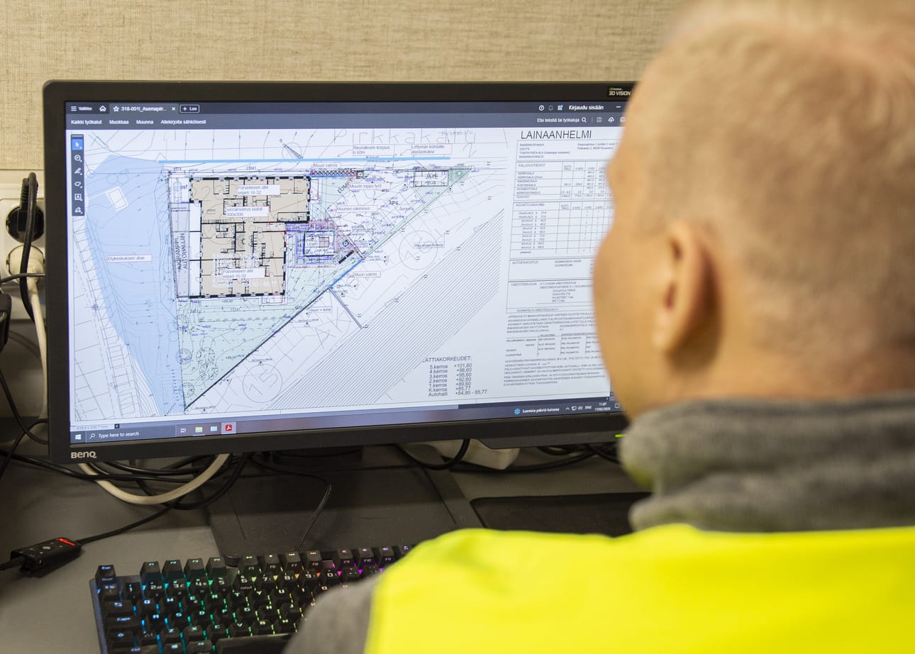 Projektin alussa HTN Palvelut tiedustelevat asiakkaan toiveet sekä mahdolliset suunnitelmat ja tutustuvat niihin. Yritys tarjoaa palveluita yksityisille, yrityksille ja taloyhtiöille Rovaniemen alueella.