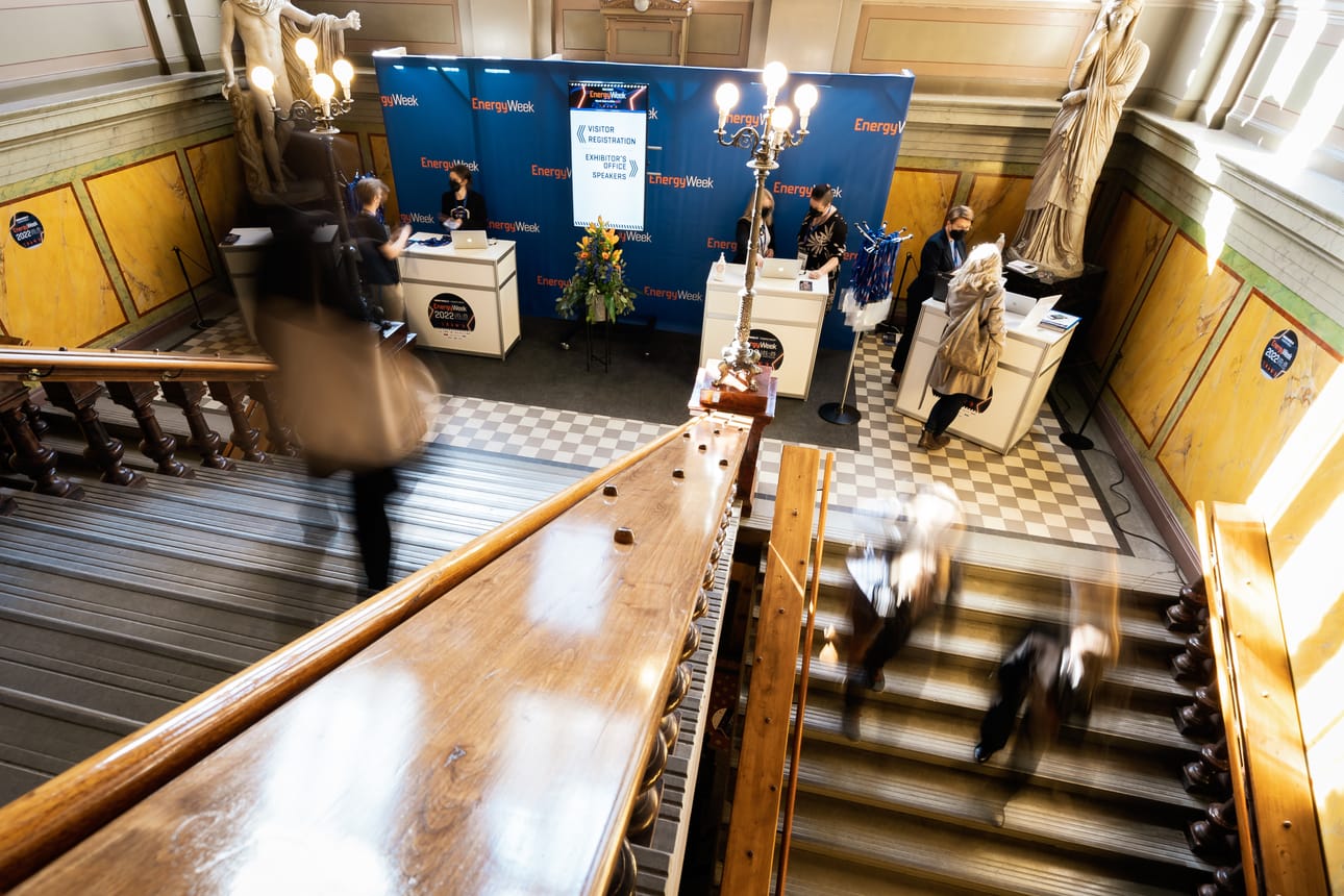 Vaasa EnergyWeek -tapahtuman keskiviikon teemana oli älykäs energia. Päivä alkoi seminaarilla, jonka puhujina kuultiin sähkölentämisen mahdollisuuksia Merenkurkun alueella kartoittavan FAIR-hankkeen edustajia.