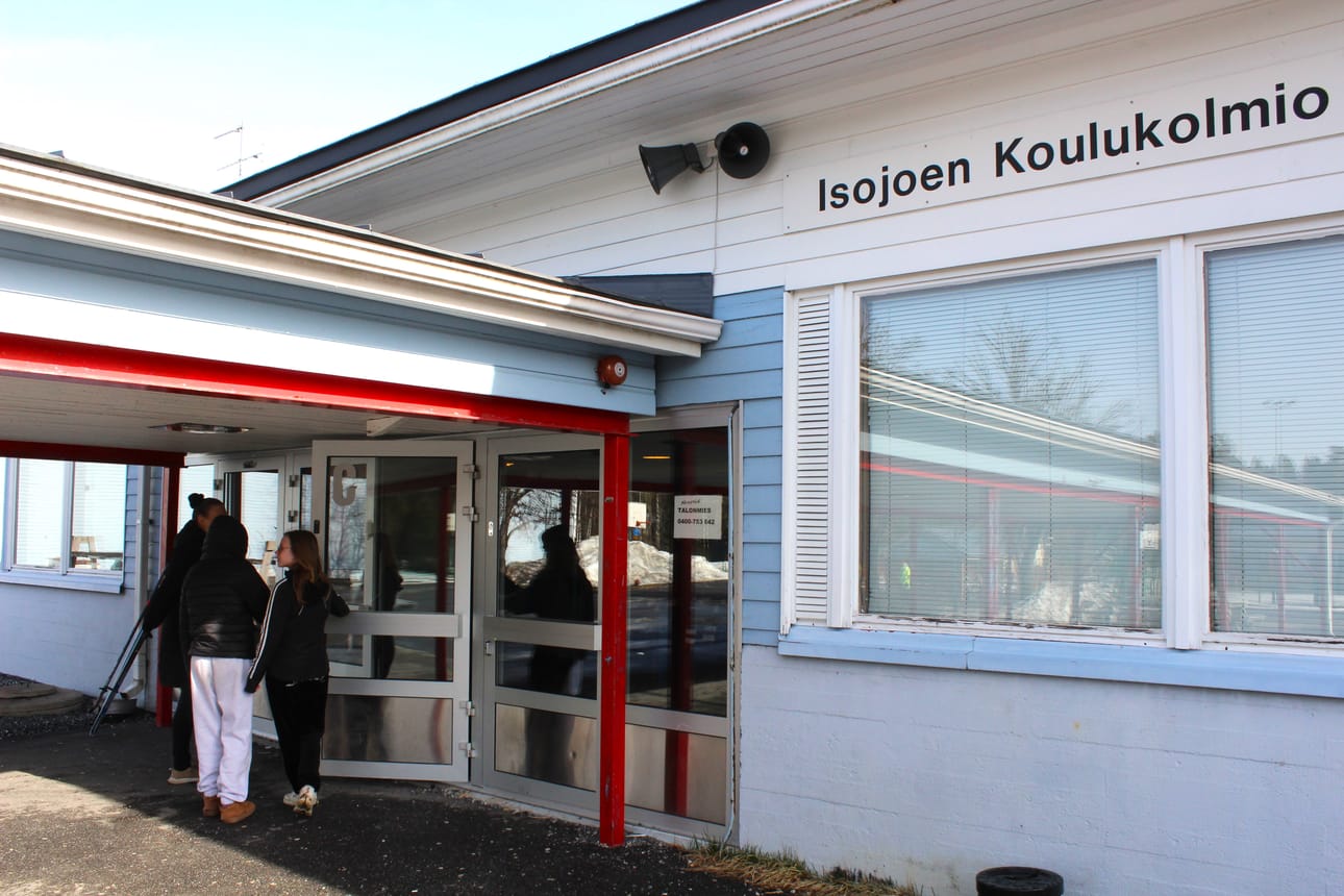 Isojoen Koulukolmioon suunnitellaan harrastekerhoja. Parhaillaan odotellaan valtion myönteistä avustuspäätöstä ja etsitään kerhoille ohjaajia.