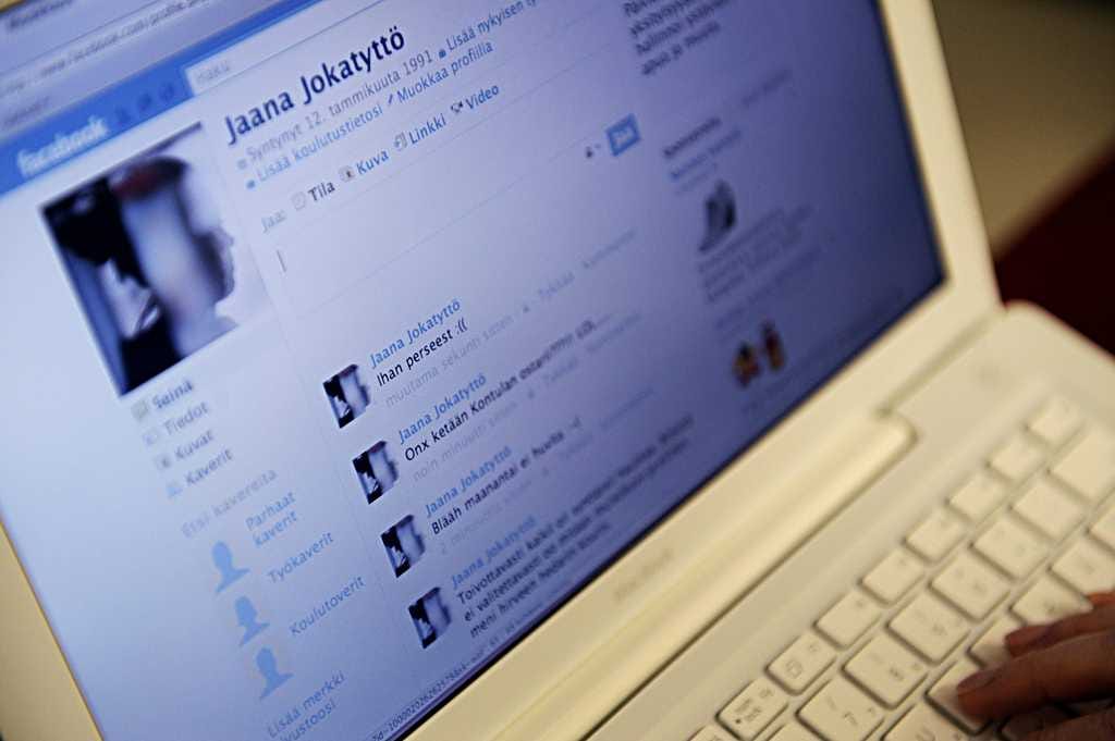 Amerikkalaisten tutkijoiden mukaan nuoren vertailu muihin ikätovereihinsa sosiaalisessa mediassa, kuten Facebookissa, voi aiheuttaa masennusta.