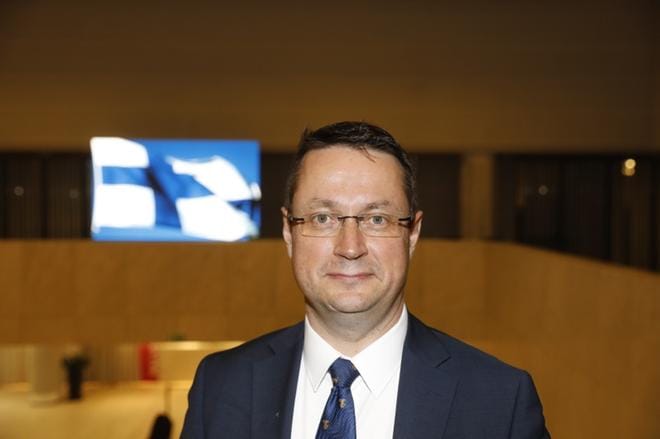 Mika Kari (sd.) valtiopäivien avajaisissa. Kuva: Joel Maisalmi
