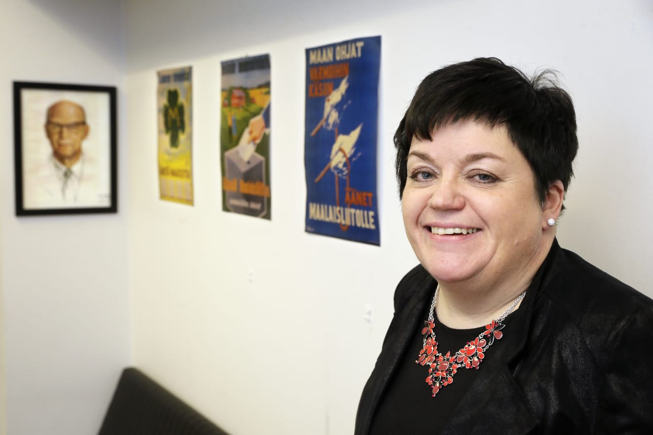 Kempeleläinen Minna Siira aloitti tiistaina työt valtioneuvoston kansliassa.