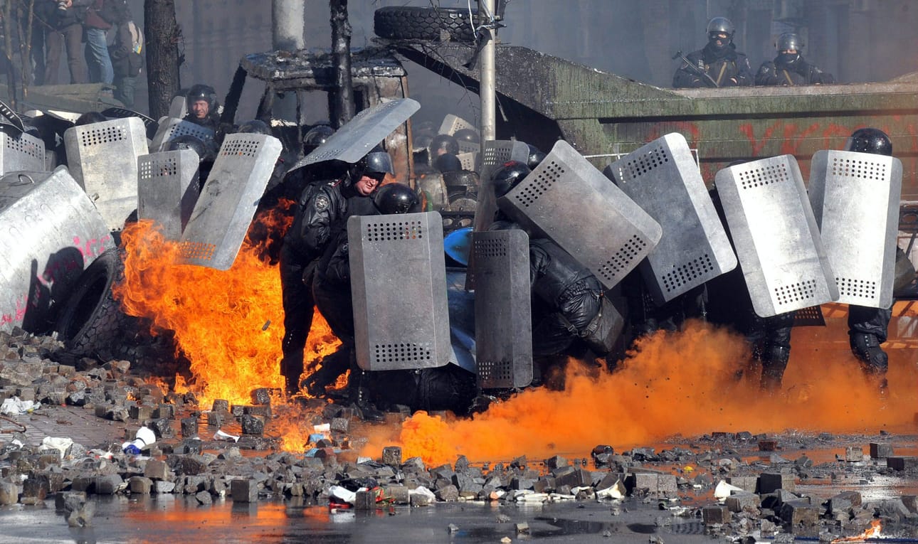Ukrainan levottomuuksissa on kuollut ainakin 26 ihmistä.