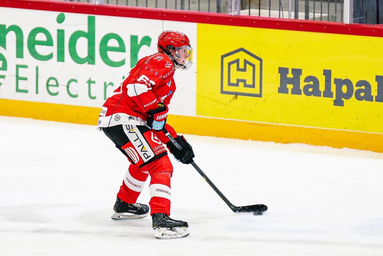 Sportin laitahyökkääjä Lari Heikkinen oli tyytyväinen sekä voitosta että kahden viikon tauon loppumisesta. Arkistokuva.