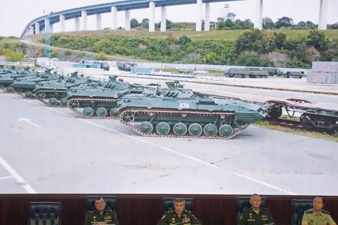 Venäjän asevoimien komentaja, armeijakenraali Valeri Gerasimov kertoi diplomaateille tulevasta sotaharjoituksesta puolustusministeriön tiedotustilaisuudessa 6. syyskuuta. Vostok-2018 on suurin sotaharjoitus sitten vuoden 1981. KUVA: TASS /HOST PHOTO / POOL