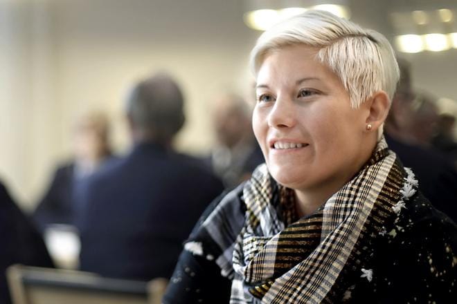– Koiran takia olen jaksanut tsempata ja lähteä ulos silloinkin, kun ei ole huvittanut yhtään. Se on ollut pelastus, Heidi Foxell kertoi haastattelussa elokuussa. Kuva: Heikki Hakanen