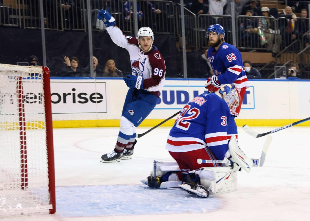 Mikko Rantanen (vas.) teki Coloradolle kaksi maalia. LEHTIKUVA / AFP