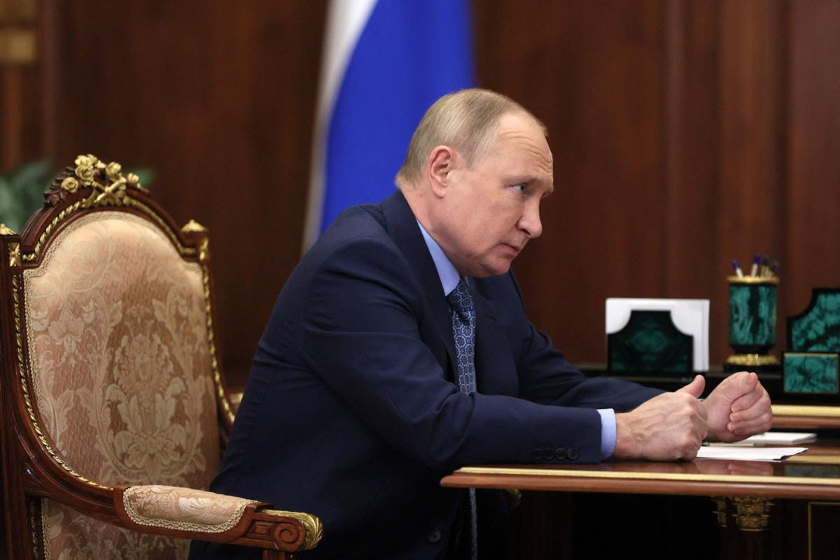 Venäjän presidentti Vladimir Putin on kokenut saaneensa neuvonantajiltaan harhaanjohtavaa tietoa Ukrainan sodasta, mikä on johtanut tämän suhteiden heikentymiseen hänen lähipiirinsä kanssa, kertoo Valkoinen talo. LEHTIKUVA / AFP