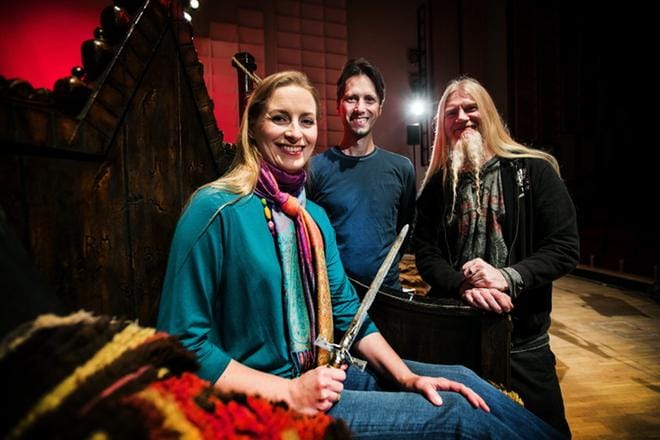 Millaista jälkeä syntyy, kun hevimuusikko astuu klassisen musiikin kehään? Torstaina kantaesitettävässä Lumikuningas ja musta Madonna -konsertissa nähdään klassiset laulajat Tuuli Lindeberg ja Jussi Lehtipuu sekä Nightwish-yhtyeestä tunnettu Marco Hietala. KUVA: KRISTA LUOMA