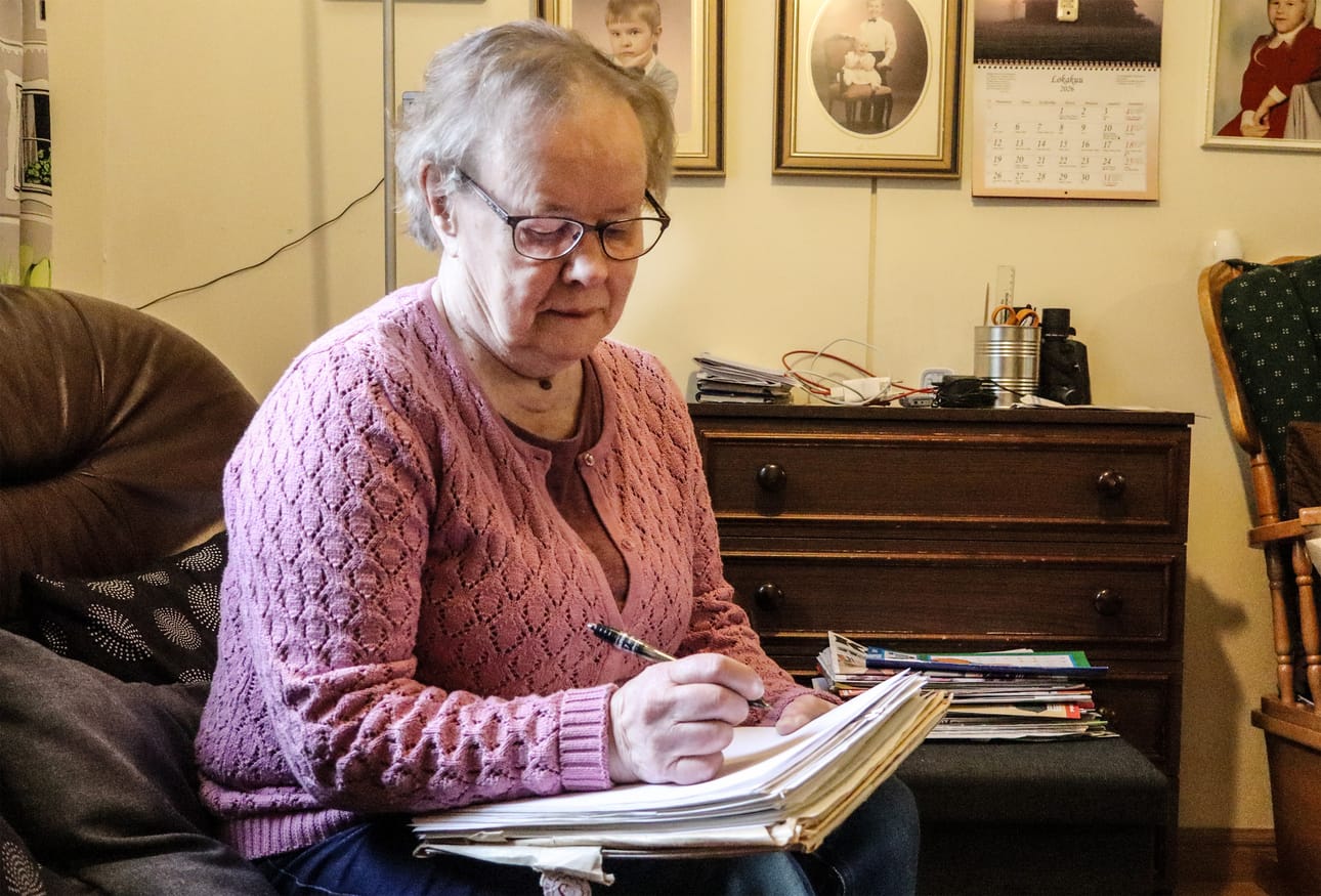 Runojen kirjoittaminen on Tuula Haapojan pääharrastus. Runoilu on siirtynyt perintönä myös hänen kahdelle lapselleen.