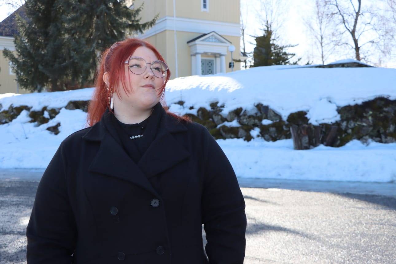 18-vuotias Laura Koivuporras näyttäisi vihreää valoa samaa sukupuolta olevien parien vihkimiselle kirkossa.