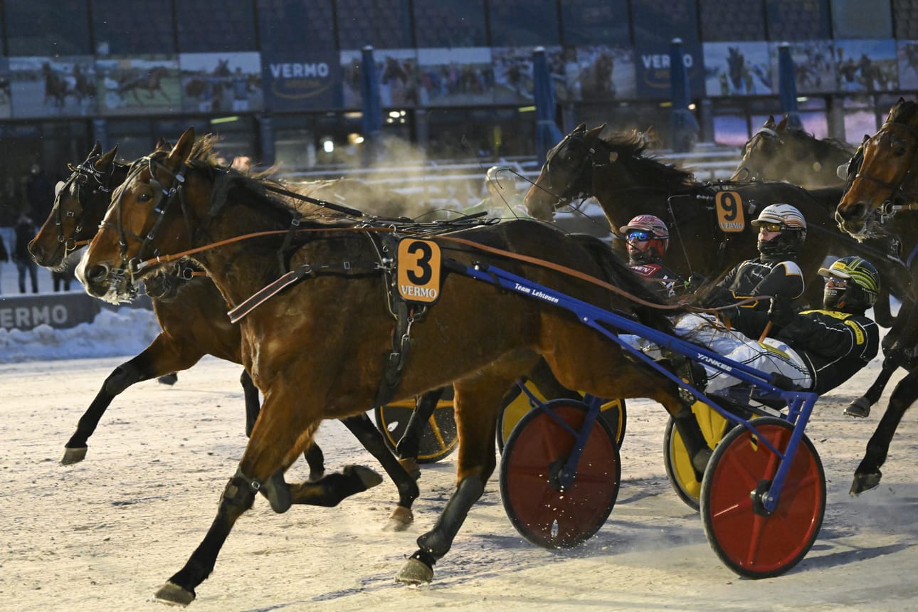 Hannu Torvinen ohjasti Green River's Zackin T75-voittoon Suomen pääradalla Vermossa 7. helmikuuta.