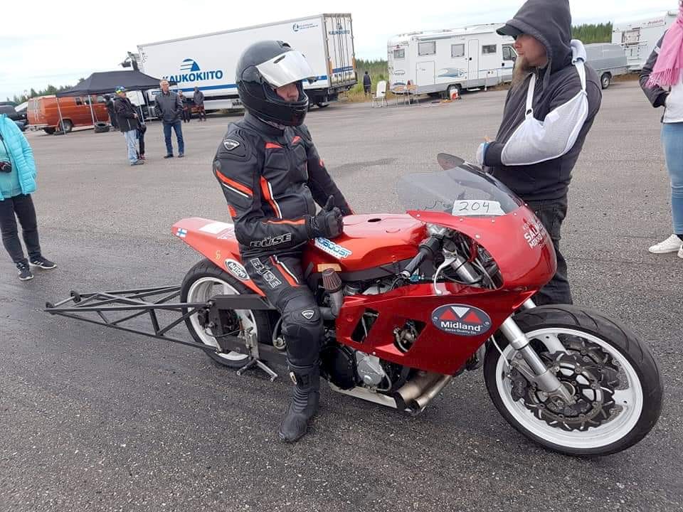 Suzuki Candyllä ajettiin kiihdytyspäivien nopein aika 8,612 sek. Loppuvauhti 266,5 km/h.