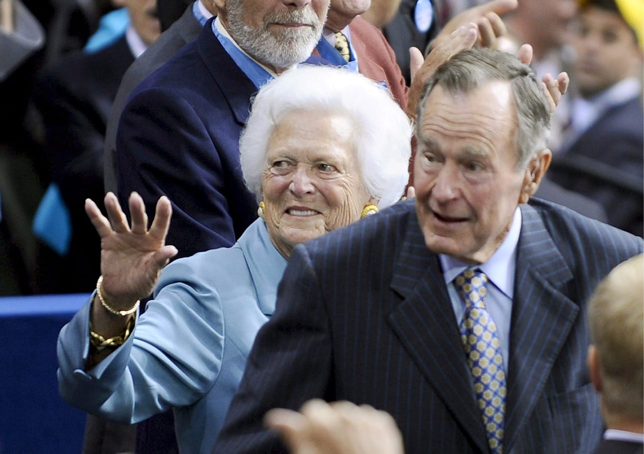 George H.W. Bush ja Barbara Bush olivat naimisissa 73 vuotta. Barbara Bush kuoli huhtikuussa 2018.