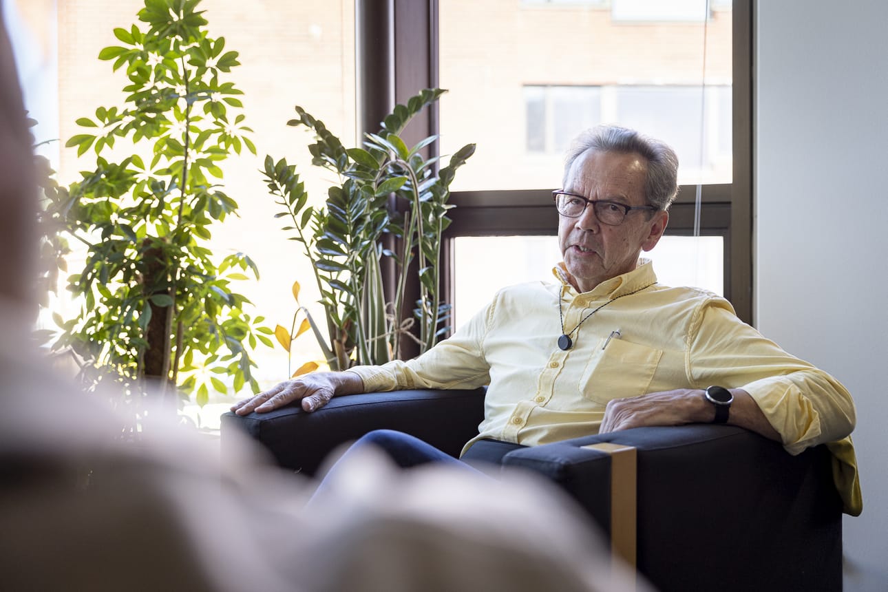 Seppo Heikkilä innostui sukututkimuksesta alle viisikymppisenä. Into ei ota laantuakseen vieläkään.