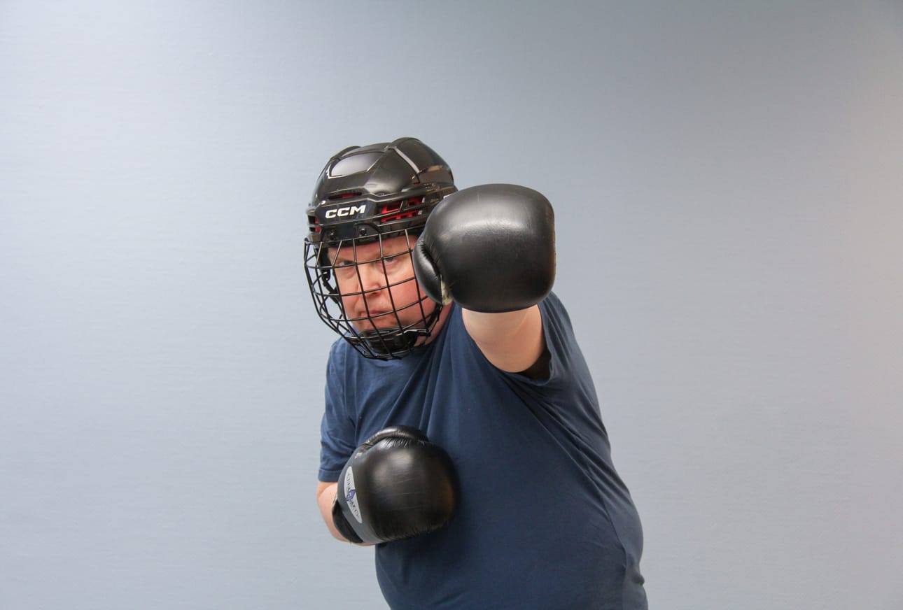 Jeet Kune Do:ssa käytetään monia eri varusteita ja suojia.