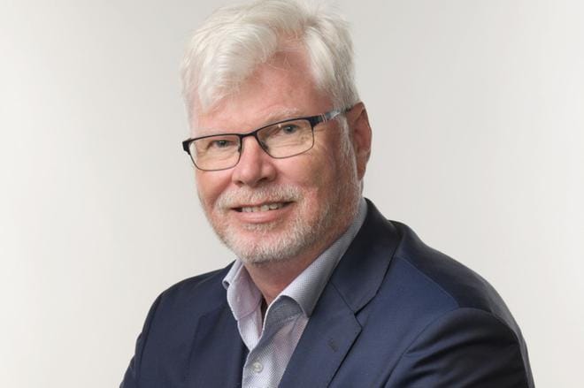 LähiTapiola Etelä-Pohjanmaan toimitusjohtaja Juha Antikainen iloitsee hyvästä puolivuotistuloksesta.