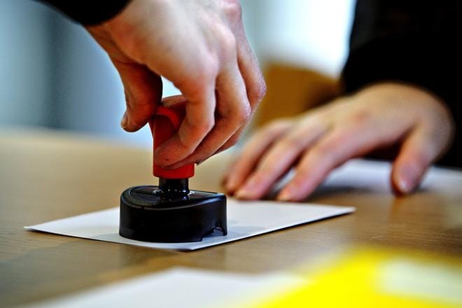 Vaasassa joudutaan etsimään monta uutta ennakkoäänestyspaikkaa, kun koronapandemian takia kaikki vanhat paikat eivät täytä ehtoja. Arkistokuva: Tomi Kosonen