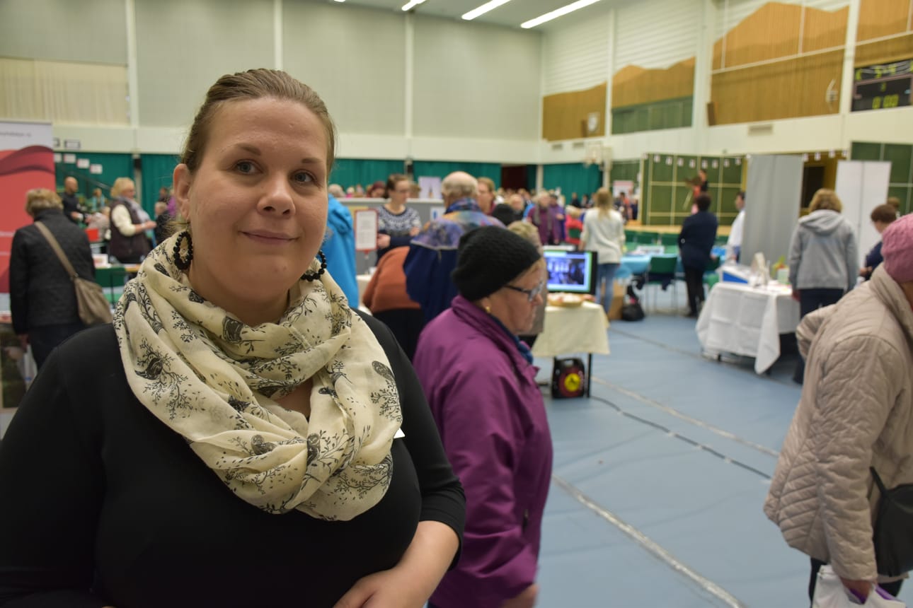 Ikämessuilla ei tarvinnut olla yksin. 39 näytteilleasettajaa viihdytti messuyleisöä lauantaina liikuntakeskuksessa.