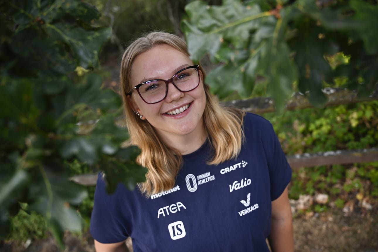 Kuortaneen Kuntoa edustava Emilia Kangas on vakiinnuttanut tällä kaudella tasoaan 18 metrin työntäjänä.