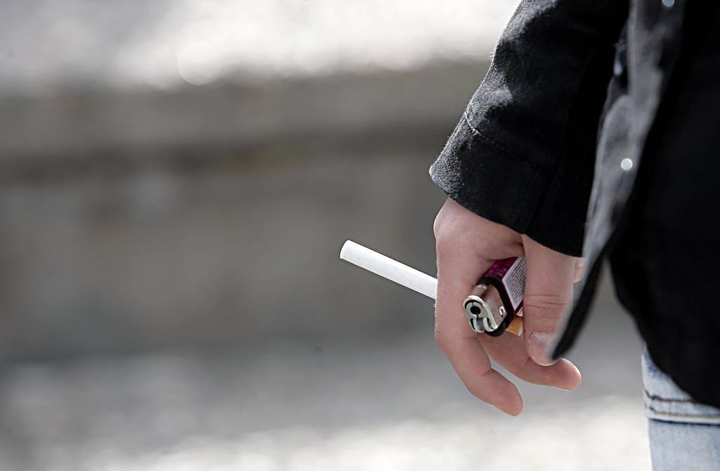 Tupakointi on erityisen haitallista koronaviruksen riskiryhmille.