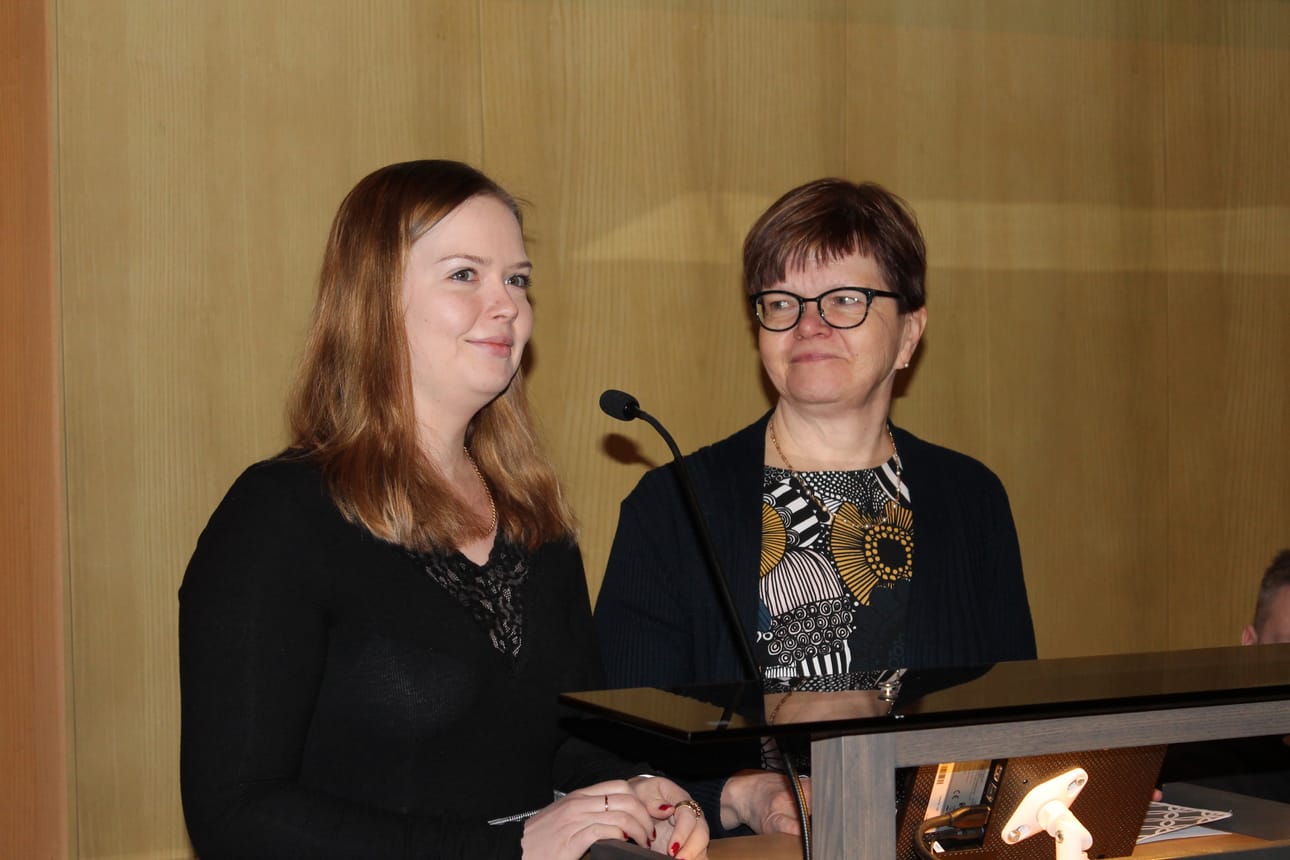 Riitta ja Vilja Päätalo puhuivat Kelle Päätalo -symposiumissa lauantaina Oulussa.