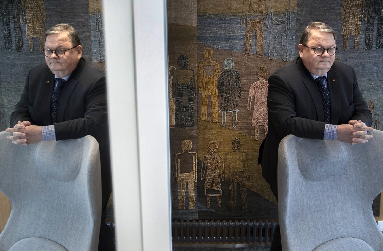 Kirkkohallituksen kansliapäällikkö Pekka Huokuna on tehnyt pitkän uran kirkon palveluksessa. Kirkkohallitusta hän on johtanut vuodesta 2018.