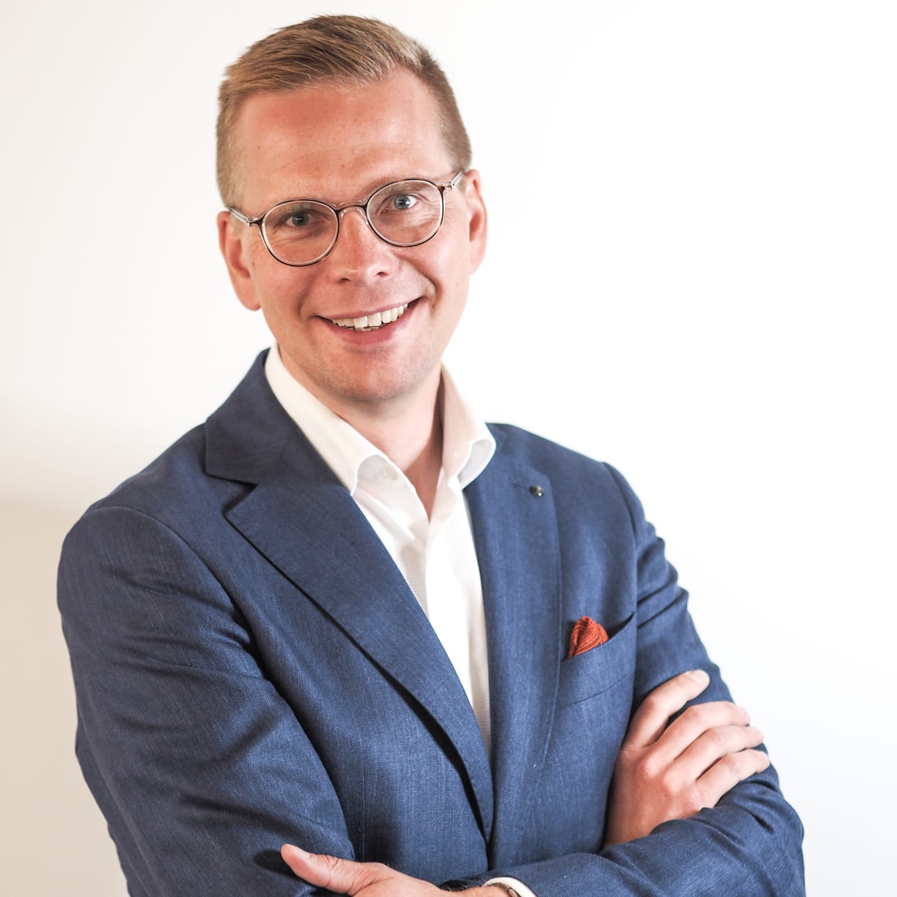 Mikko Saariaho sanoo, että Raahe on kansainvälisesti erittäin hyvin saavutettava kaupunki. Yhteydet Aasiasta Helsinki-Vantaalle ja sieltä edelleen Oulunsalon lentokentälle ovat hyvät. Yhteys Raahesta lentokentälle on Raahen elämänlanka, josta päättäjien pitäisi pitää hyvää huolta. Kuva: TMF