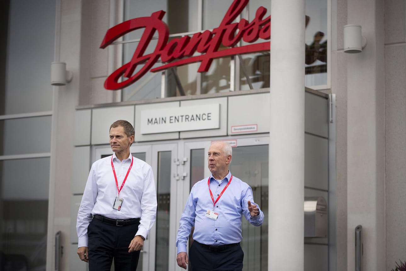 Danfoss-konsernin toimitusjohtaja Kim Fausing vieraili Vaasassa marraskuussa ensi kertaa koronan puhkeamisen jälkeen. Mukana myös Danfoss Drives -toimintoja johtava Vesa Laisi. Arkistokuva.