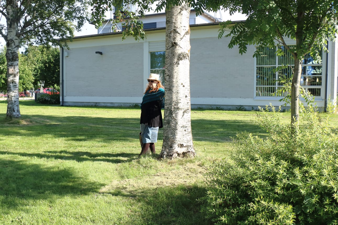 Sanna Ketola on Raahelainen kirjailija. Hänen tuotannostaan löytyy runokokoelma ja romaani. Ketola myös luennoi ekologisesta elämäntavasta.