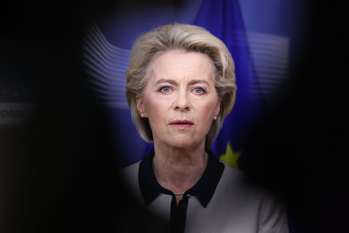 Euroopan unioni sulkee ilmatilansa kaikilta venäläisiltä lentokoneilta, kertoo EU-komission puheenjohtaja Ursula von der Leyen. Lehtikuva/AFP